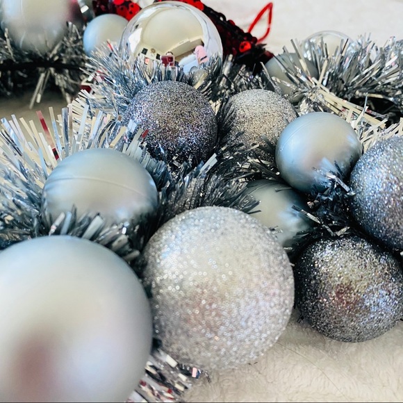 ❤️ Disney Holiday Wreath Minnie Mouse Icon Silver - Picture 3 of 6